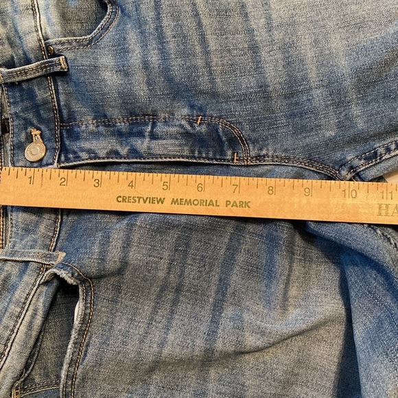 WHBM 8 skinny jean crop.  Distressed some.  See pictures for fit, they stretch. - Picture 4 of 12